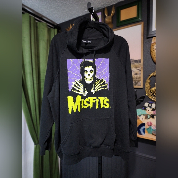 Misfits Cozy Fleece Hoodie Torrid Size 2 - Picture 1 of 3